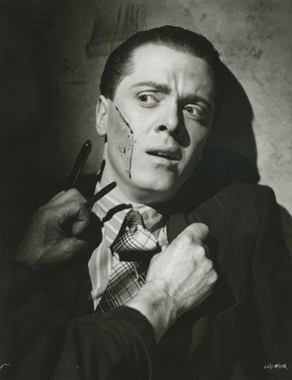 Richard Attenborough en los inicios de su carrera actoral c&oacute;mo Pinkie en la cinta brit&aacute;nica Brighton Rock de 1947. 