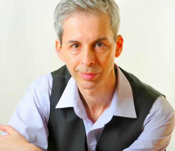 Claudio Weisz.
