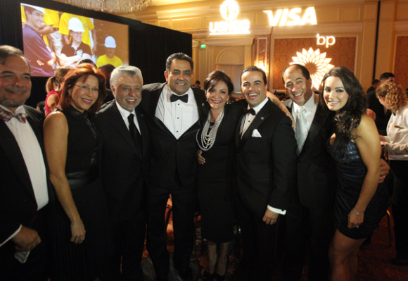David Lizarraga, Marc Rodriguez, Nina Vaca - Pinnacle Technical Resources e Ignacio Veloz con varios asistentes al evento.