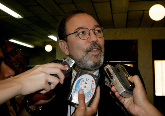 No es el primer movimiento en la política para Blades. En 1994 perdió en la carrera a la presidencia panameña y luego fue Ministro de Turismo de 2004 a 2009. En la imagen, fotografía de Blades en 2007 como ministro.
