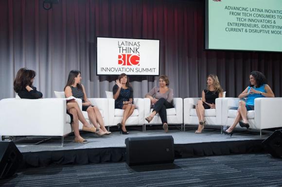 (De izq. a dcha.) Andrea Gueldenman, Luz Rivas, Ileana Rivera, Sylvia Flores, Laura Chicurel y Sylvia Vasquez-Lavado hablan hoy, viernes 3 de octubre 2014, durante su participaci&oacute;n en una conferencia de alto nivel convocada por "Latinas Think Big".