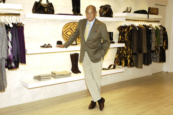 Oscar de la Renta en su tienda de Madrid. 