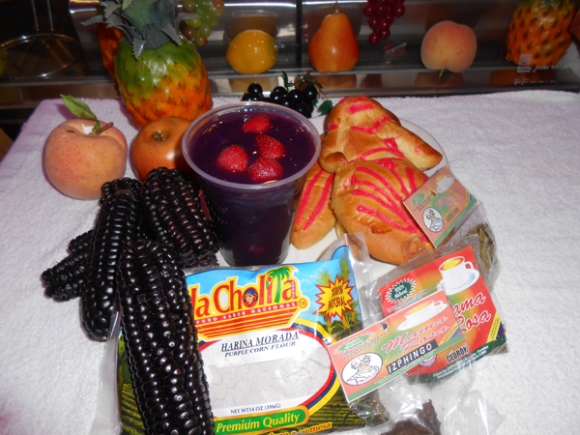 Con mucho cari&ntilde;o Caf&eacute; con Leche presenta a la comunidad internacional la &ldquo;Colada Morada&rdquo; y las &ldquo;Guaguas de Pan&rdquo;, que son el plato tradicional del D&iacute;a de Difuntos o Finados, parte de la gran riqueza cultural propia y ancestral de nuestro continente.