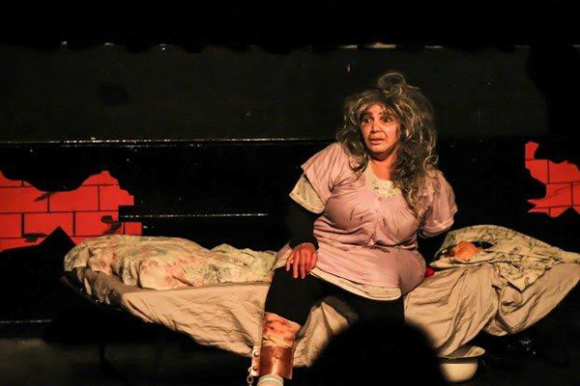 Escena de intenso dramatismo de Solos con Ana Montero. Fotos George River&oacute;n