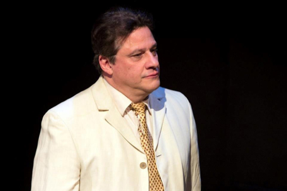Carlos Esteban Fonseca es Juan Isidro Grull&oacute;n.
