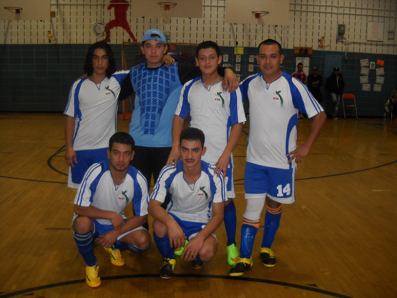 Los chapines del Quetzal participando con una buena campa&ntilde;a en el nuevo campeonato dominguero de la Liga Salvadore&ntilde;a de Indoor F&uacute;tbol jugandose en la Calle 60 y 4ta., en Brooklyn.  (Foto: Buki Chapin)      