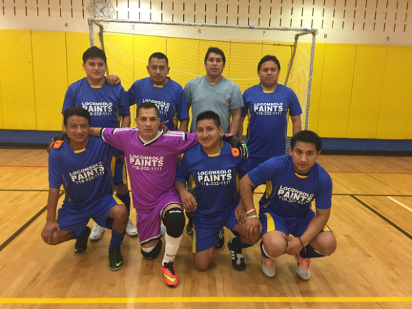 Los 'choferes' del Oceana C.S. quienes est&aacute;n participando a toda 'velocidad' en el campeonato los s&aacute;bados en la Liga Manabita en Brooklyn.  