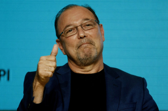 Rub&eacute;n Blades