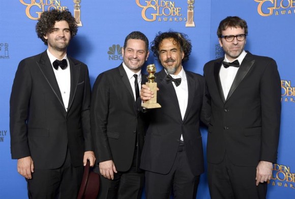 Iñárritu y los argentinos Nicolás Giacobone y Armando Bo obtuvieron el premio de mejor guión por su trabajo en la película "Birdman",