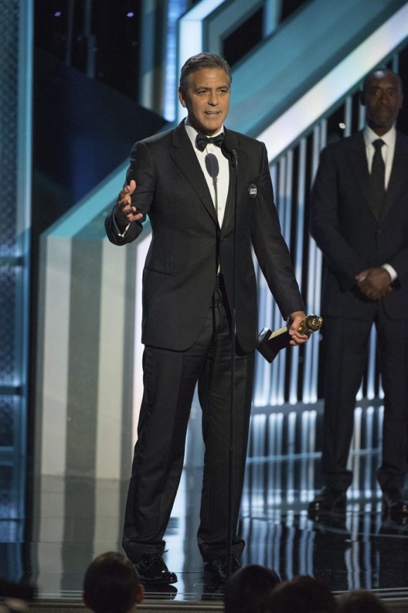 El actor estadounidense George Clooney recoge el galardón honorífico Cecil B. DeMille por su carrera cinematográfica