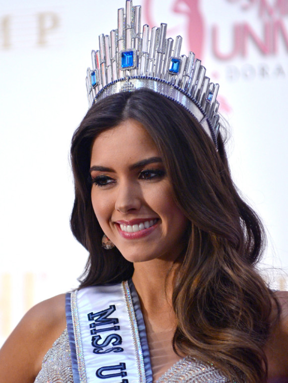 Paulina Vega, de 22 a&ntilde;os, se ha convertido en la segunda colombiana en conquistar el t&iacute;tulo de Miss Universo 