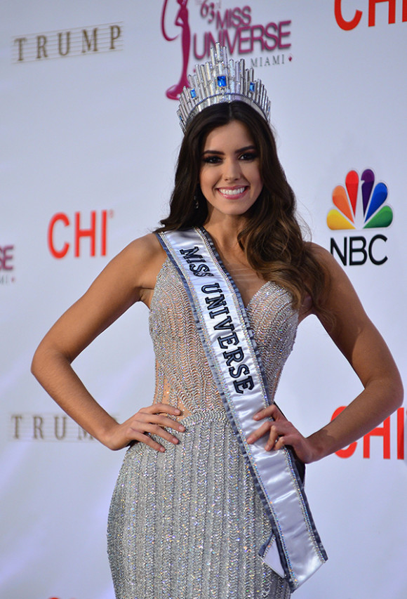 LA COLOMBIANA PAULINA VEGA ES LA NUEVA MISS UNIVERSO