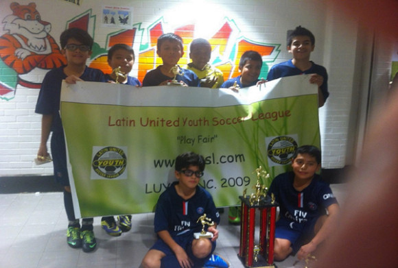 Los peque&ntilde;uelos del Atl&eacute;tico San Pancho, campeones categor&iacute;a U-12, torneo Oto&ntilde;o en la Latin United Youth Soccer League. (Cortes&iacute;a Miguel Cari&ntilde;o).