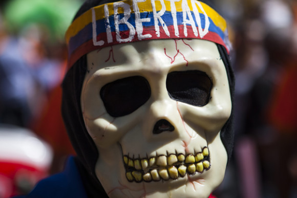 Miles de personas marcharon en contra del Gobierno venezolano.