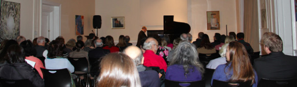 El concierto de Mart&iacute;n Leopoldo D&iacute;az en el auditorio Astor Piazzola de la hist&oacute;rica sede del Consulado y Centro de Promoci&oacute;n de Argentina en Manhattan, tuvo gran acogida. El auditorio vibr&oacute; al ritmo de una selecci&oacute;n del temas emblem&aacute;ticos interpretados magistralmente por el carism&aacute;tico pianista oriundo de Pehuaj&oacute;.