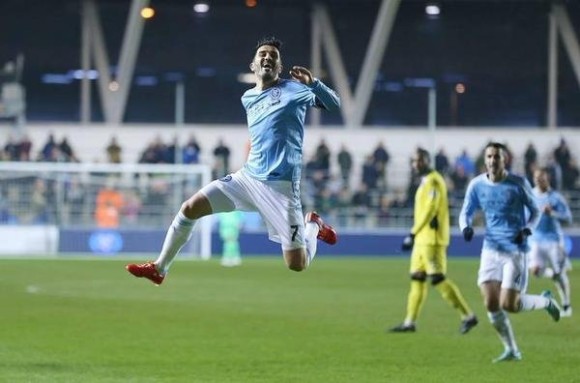 David Villa celebra su gol al St. Mirren.