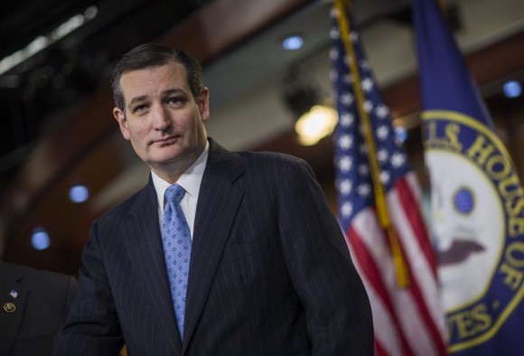 El senador republicano por Texas, Ted Cruz, ha confirmado su intenci&oacute;n de aspirar a la candidatura presidencial para 2016. "Concurro para presidente y espero ganarme vuestro apoyo", ha escrito en su cuenta de Twitter el senador, una de las cabezas visibles del movimiento "Tea Party".
