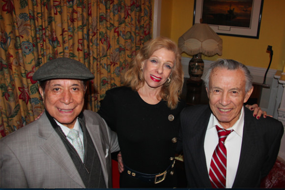 Durante la recepci&oacute;n captamos a la hermosa y talentosa actriz de ra&iacute;ces venezolanas Alicia Kaplan, Fundadora y Directora de Danisarte, junto a Don Jaime Andrade Vargas, Presidente Honorario del Comit&eacute; Galo Plaza y Don Luis Novillo, miembro fundador de esta agrupaci&oacute;n.