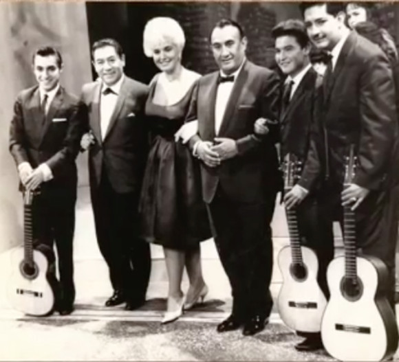 Con el Trío Los Brillantes junto al Maestro Homero Hidrobo y Héctor Jaramillo, Olga Gutiérrez tuvo tanto éxito en México, que les invitaron para hacer un programa con Pedro Vargas, además de realizar comerciales y conciertos.