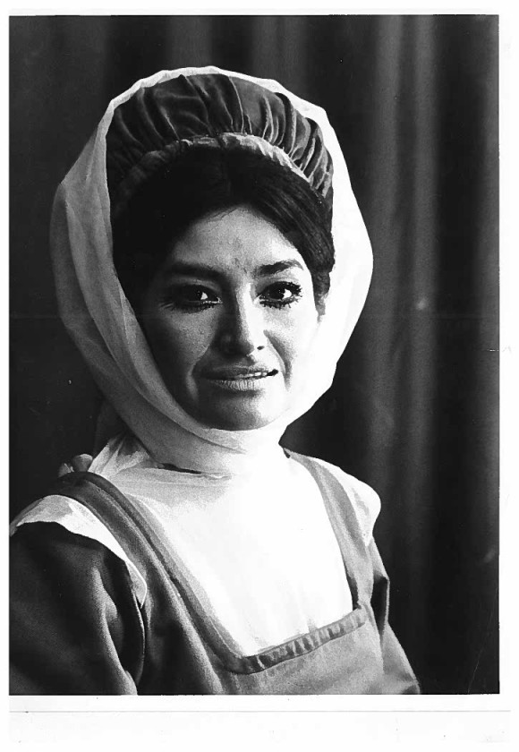 Teresa en un personaje de La dama boba, dirección Francisco Morín.