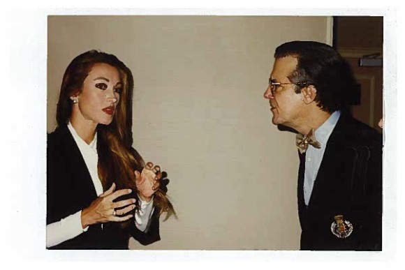 Jane Seymour en 1997 junto a Manolo Garc&iacute;a Oliva.