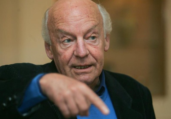 Eduardo Galeano, autor de "Las venas abiertas de Am&eacute;rica Latina", que ha muerto en Montevideo a los 74 a&ntilde;os de edad.
