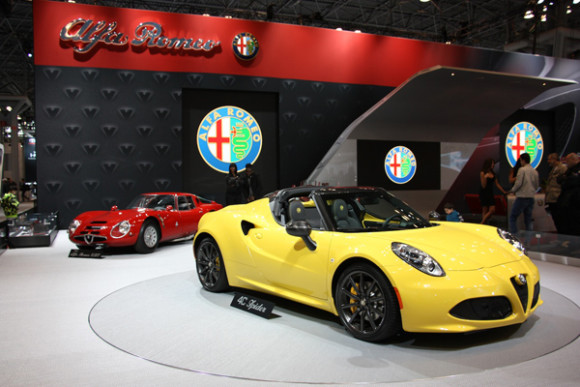 Alfa Romero exhibi&oacute; sus carros deportivos. 