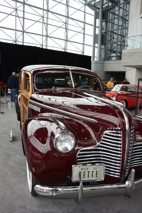 1940 Buick Model 59 Super Estate Wagon exhibido por el America's Car Museum. 