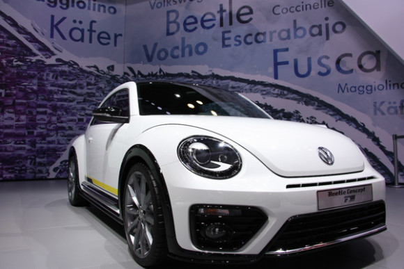 Uno de los cuatro Beetle Concepts presentados por Volkswagen para atraer nostalgia del conocido carro. 