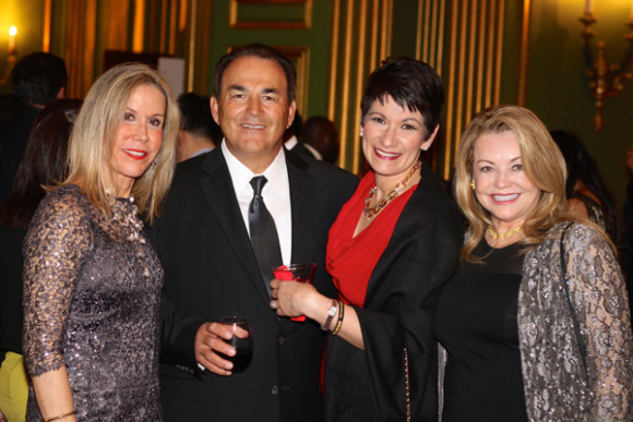 Gail M. Smith, Presidente Impacto Latin News; Dan Salazar, Chair-Electo  USHCC; Suzanne Mulet, Presidente y CEO Dagnyslist.org y Elizabeth Gallegher, The Gallagher Group Intl.