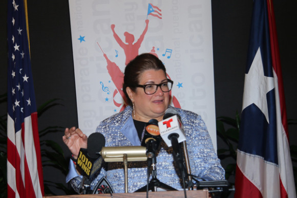 Lorraine Cort&eacute;s-V&aacute;squez, presidenta de NPRDP, se uni&oacute; a la Junta Directiva de la organizaci&oacute;n para anunciar que el lema "Un Pueblo Muchas Voces", continuar&aacute; como tema principal del desfile.  