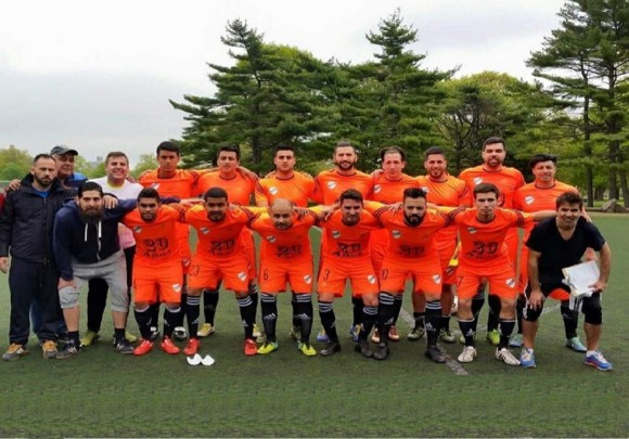La Barra F.C. entró con buen pie en el campeonato de la Copan Maya Soccer League. Éste próximo sábado chocará contra el Combo F.C. (Foto: Cortesía).