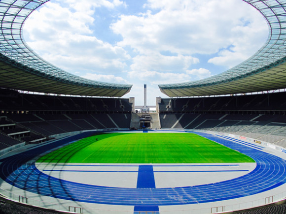 Vista central del Estadio Ol&iacute;mpico de Berl&iacute;n desde las gradas. 