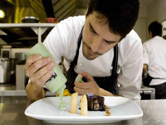 En un momento de creación el Chef Virgilio Martínez del restaurante Central de Lima Perú, el cuarto mejor restaurante del mundo del 2015.