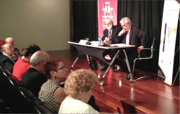 Durante la presentación oficial en Nueva York de la última edición del famoso Diccionario de la Lengua Española captamos en primera fila al Honorable Juan Ramón Martínez Salazar, Cónsul General de España en Nueva York.