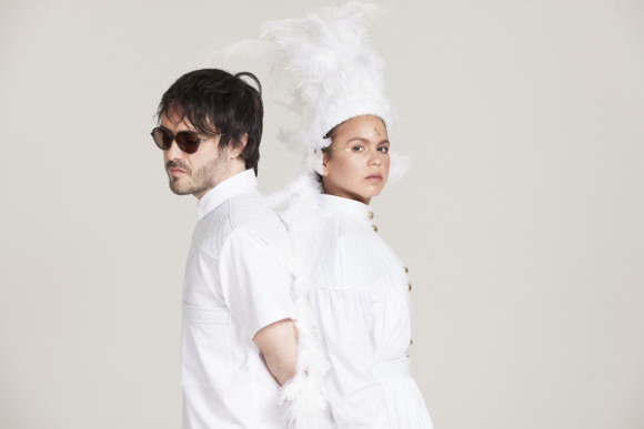 Sim&oacute;n Mej&iacute;a (i) y Liliana "Li" Saumet (d).