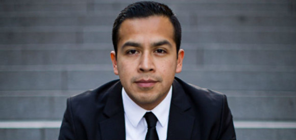 El inmigrante mexicano C&eacute;sar Vargas puede convertirse en el primer indocumentado que podr&aacute; ejercer como abogado en Nueva York.