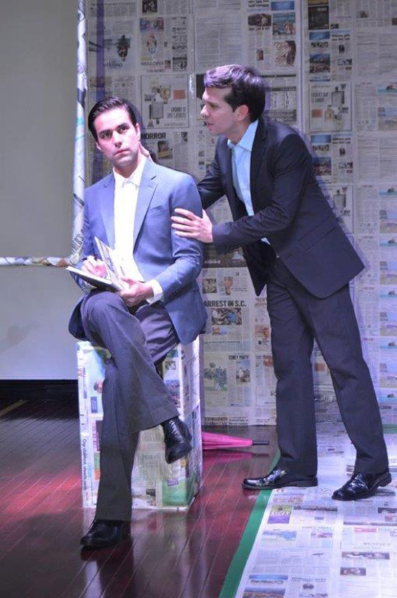 C&eacute;sar Cova y George River&oacute;n en una escena del estreno mundial de la pieza de Julie de Grandy.