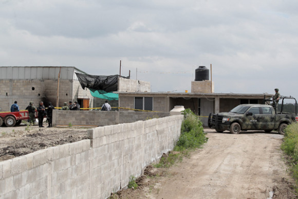 El terreno en donde est&aacute; la propiedad que conectaba el t&uacute;nel por donde escap&oacute; Guzm&aacute;n pertenece desde 1989 a Calixto Estrada, oriundo del lugar, pero la nueva construcci&oacute;n jam&aacute;s recibi&oacute; permiso municipal para su ejecuci&oacute;n. En su interior se encontr&oacute; la salida del t&uacute;nel y numerosas herramientas de construcci&oacute;n.