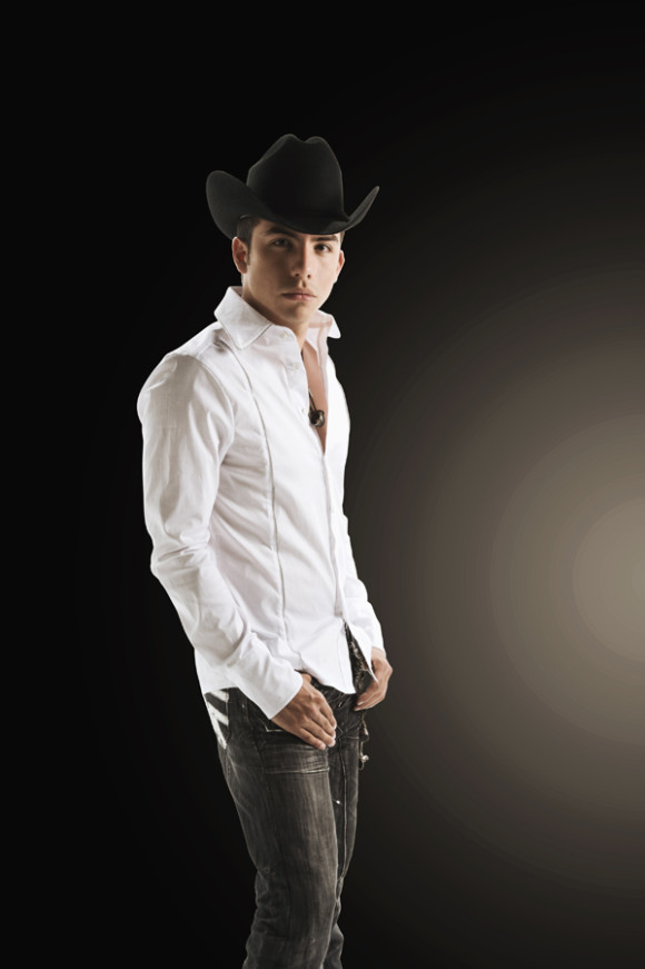 Foto-2-cantante-mexicano-Julio-Reyes