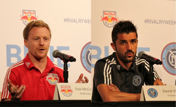 Dax McCarty, capit&aacute;n del NY Red Bulls y David Villa, capit&aacute;n del NYC FC, quienes hab&iacute;an pronosticado un derby digno de la MLS. (Fotos: Cathy Lojo)   