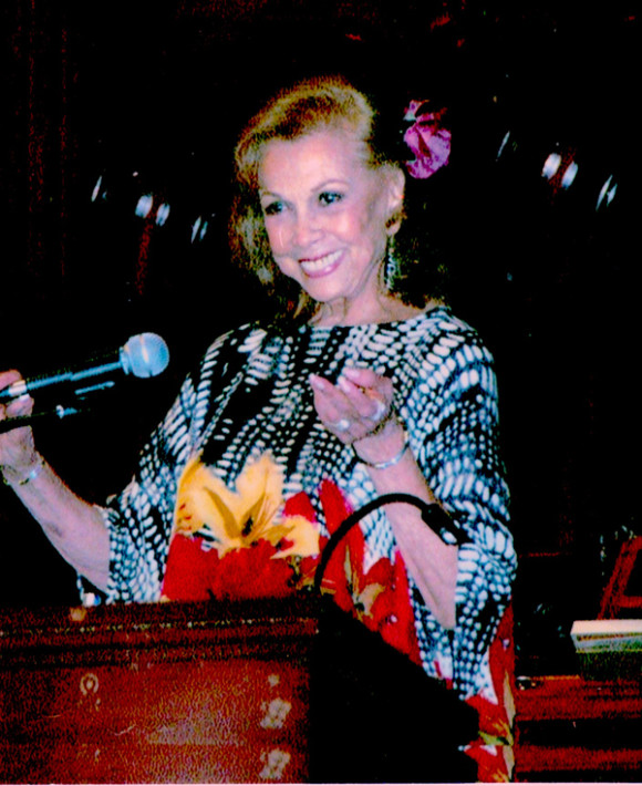 Anita Vélez Mitchell