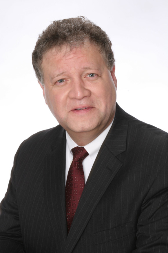 El abogado Dr. Richard La Salle.