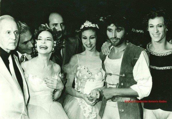 Alicia Alonso, Aurora Bosch, Antonio Gades y Jorge Esquivel, despu&eacute;s de una actuaci&oacute;n.