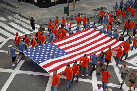 El D&iacute;a del Trabajo se celebra a nivel nacional con infinidad de eventos p&uacute;blicos, sin embargo el Desfile del D&iacute;a del Trabajo en Nueva York, constituye un homenaje nacional anual, a las contribuciones de los trabajadores como motor del fortalecimiento, prosperidad y bienestar de la naci&oacute;n.