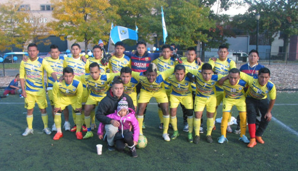 El conjunto chapin del Real Atleta logr&oacute; derrotar a sus compatriotas del Real Maya en la definici&oacute;n de penaltis y se alzo con el t&iacute;tulo de campe&oacute;n de Liga, en la Liga Maya de F&uacute;tbol en Brooklyn. (Foto: Buki Chapin).