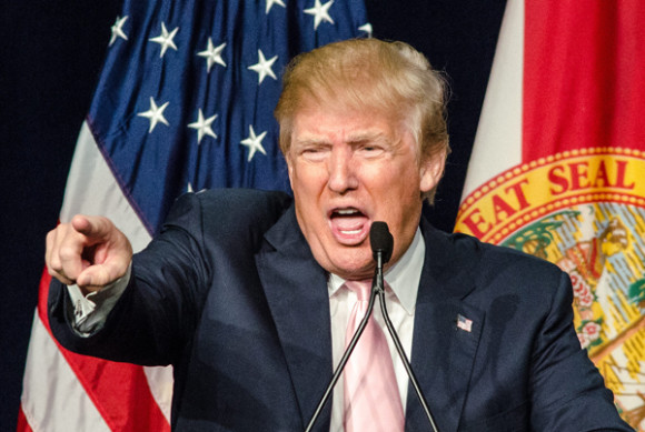 Donald Trump vet&oacute; la entrada a un mitin suyo en Miami al canal hispano Univisi&oacute;n y a la periodista Lourdes Del R&iacute;o.