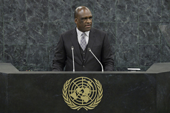 John Ashe, diplomático de Antigua y Barbuda y expresidente de la Asamblea General de las Naciones Unidas, fue detenido este martes en Nueva York acusado de aceptar sobornos de empresarios chinos.