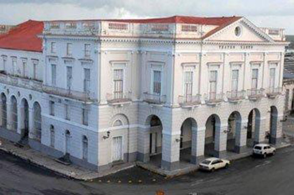 Fachada del matancero Teatro Sauto.