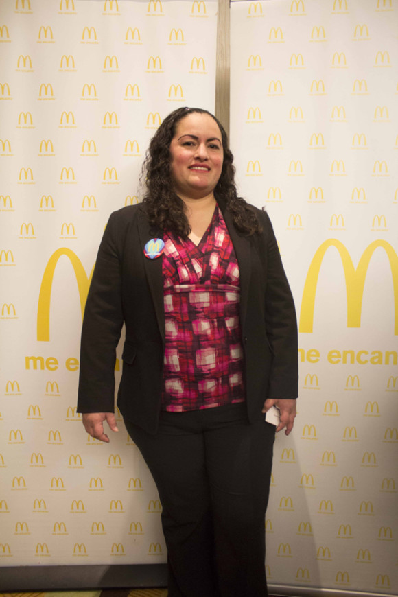 Su sonrisa permanente y actitud proactiva llevaron a Sonia Hern&aacute;ndez a convertirse en gerente general.